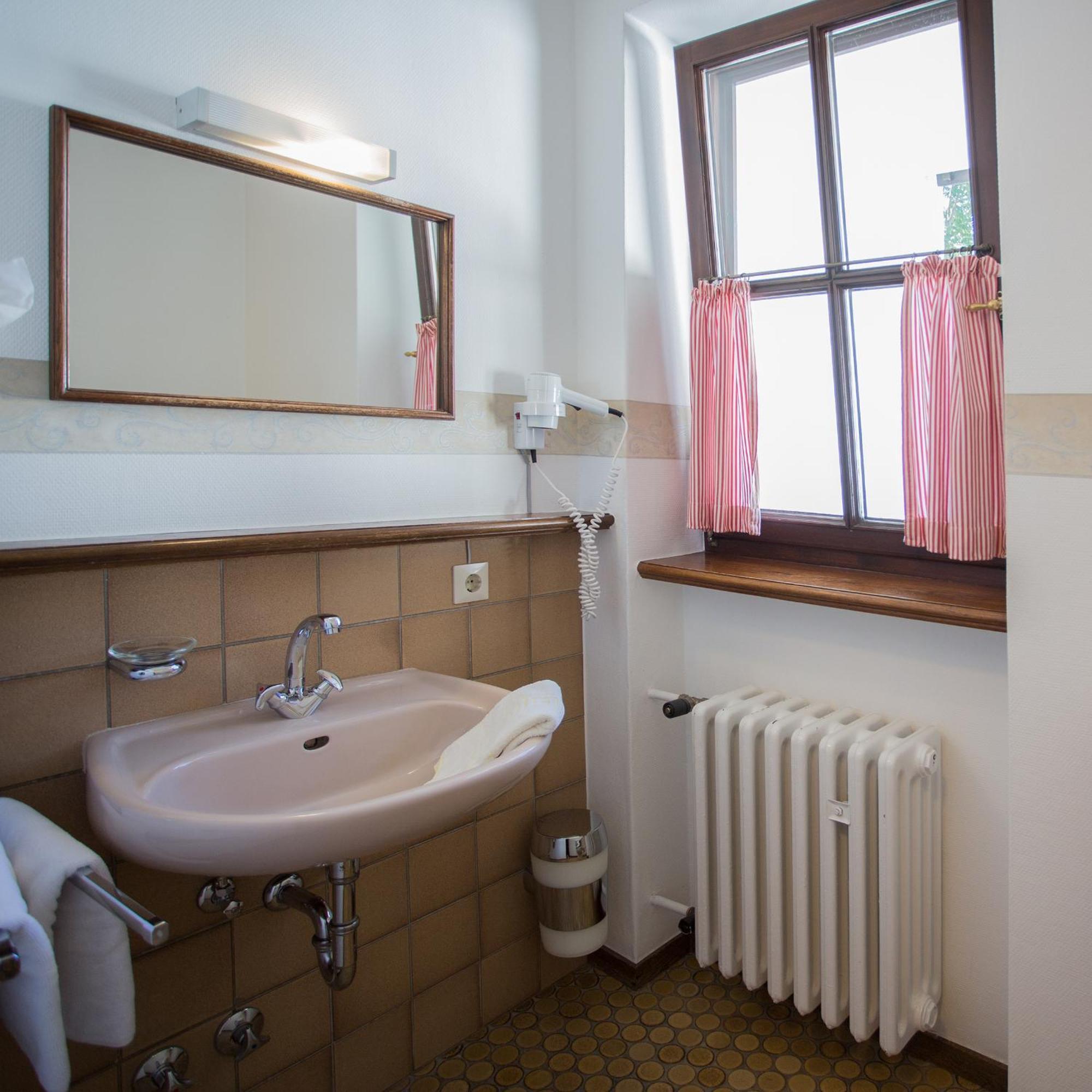 Budget Double Room,1667424504:JPEG